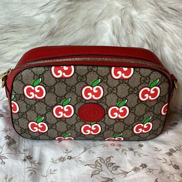 GUCCI Supreme, Crossbody, like new retails $2500 - Picture 2 of 9